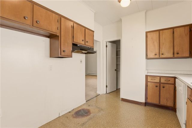 1221 Vine St, Connellsville, PA 15425