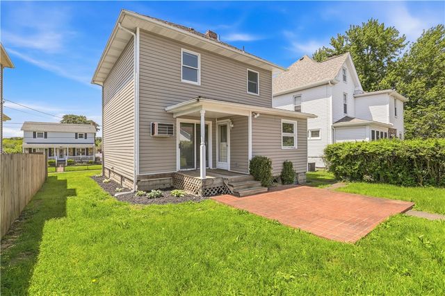 1221 Vine St, Connellsville, PA 15425