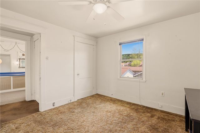 1221 Vine St, Connellsville, PA 15425