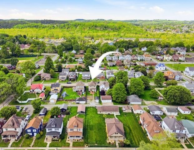 1221 Vine St, Connellsville, PA 15425