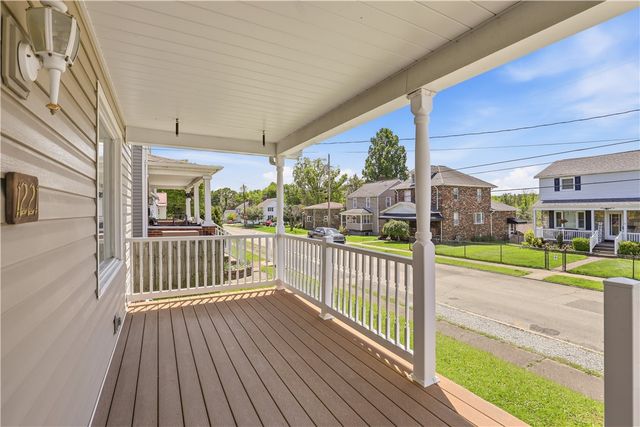 1221 Vine St, Connellsville, PA 15425