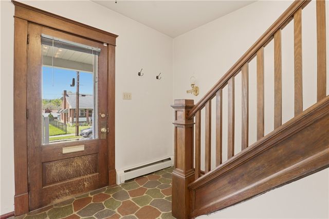 1221 Vine St, Connellsville, PA 15425
