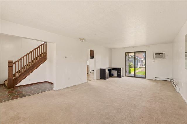 1221 Vine St, Connellsville, PA 15425