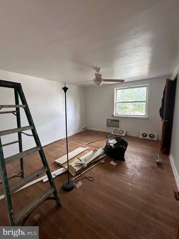 2019 DELMAR DR, Folcroft, PA 19032