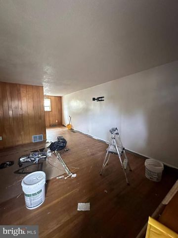 2019 DELMAR DR, Folcroft, PA 19032