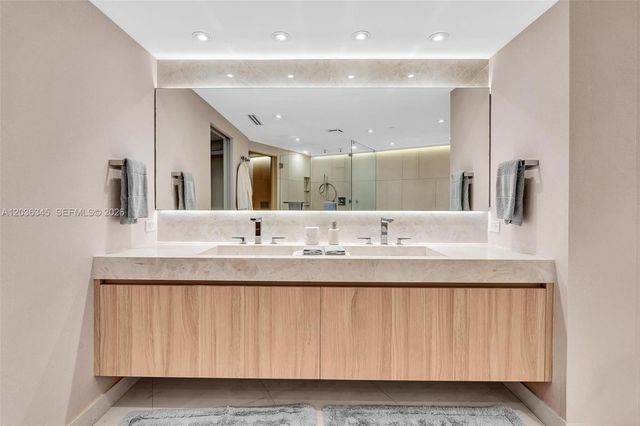 2127 Brickell Ave 1002, Miami, FL 33129