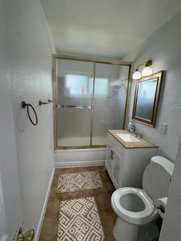6824 Lumry St, North Highlands, CA 95660