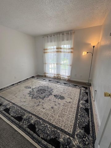 6824 Lumry St, North Highlands, CA 95660