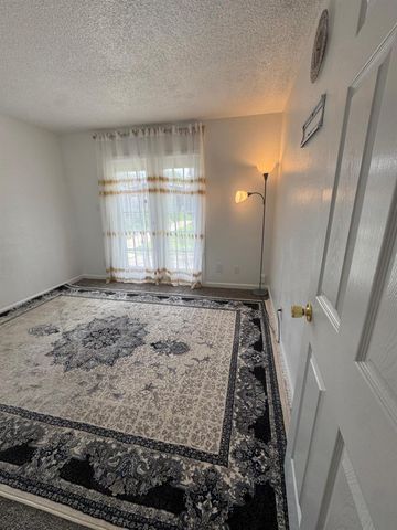 6824 Lumry St, North Highlands, CA 95660