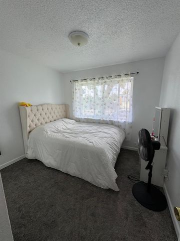 6824 Lumry St, North Highlands, CA 95660