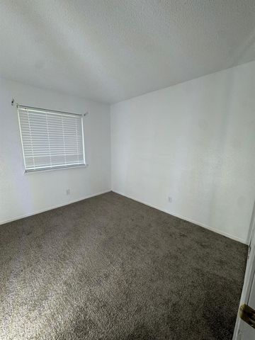 6824 Lumry St, North Highlands, CA 95660