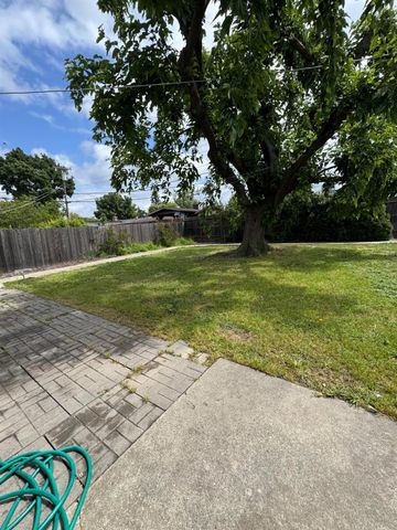 6824 Lumry St, North Highlands, CA 95660