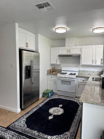 6824 Lumry St, North Highlands, CA 95660