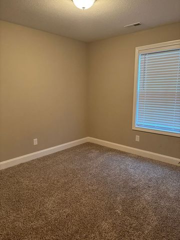 119 Ambridge St, Oak Grove, KY 42262