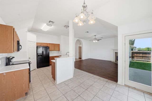 5623 Fair Hill DR, Temple, TX 76502