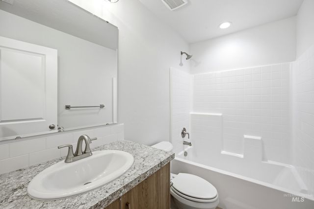 1423 Long Pond St, Middleton, ID 83644