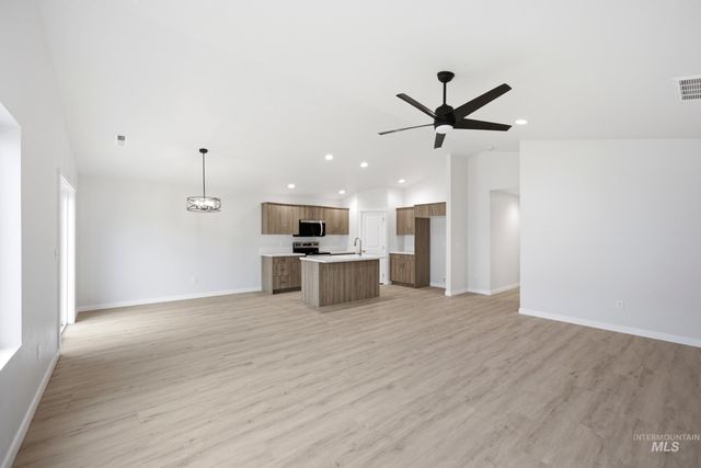 1423 Long Pond St, Middleton, ID 83644