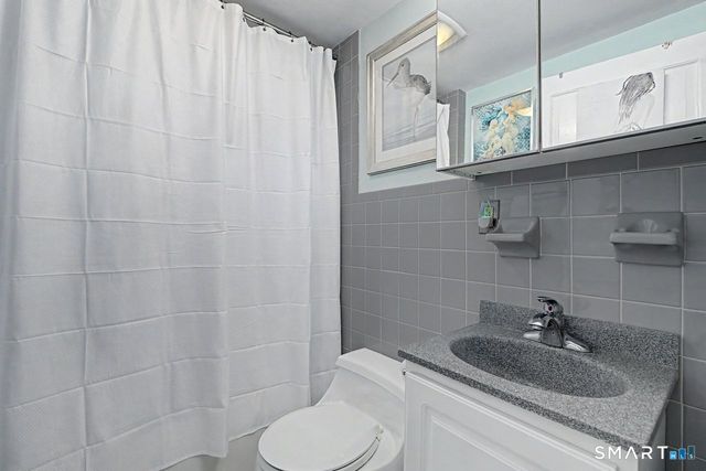 70 Browns Lane, Old Lyme, CT 06371
