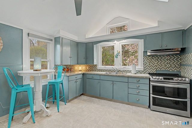 70 Browns Lane, Old Lyme, CT 06371