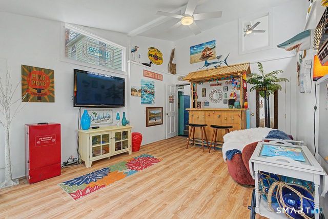 70 Browns Lane, Old Lyme, CT 06371