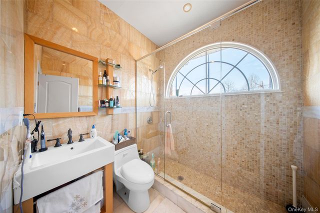 66-19 Commonwealth Boulevard, Little Neck, NY 11362