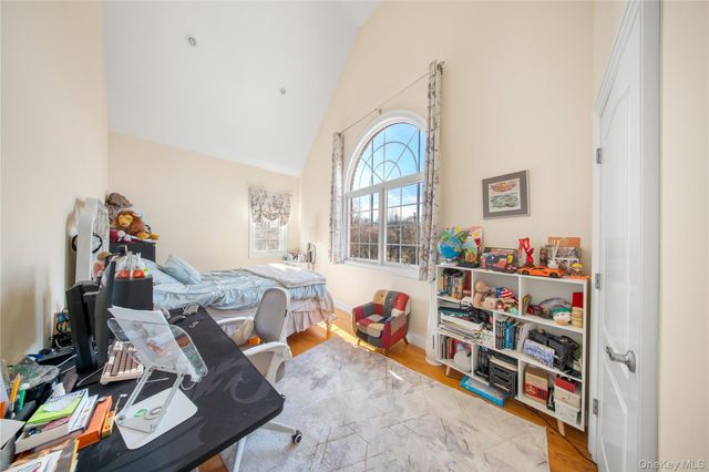 66-19 Commonwealth Boulevard, Little Neck, NY 11362