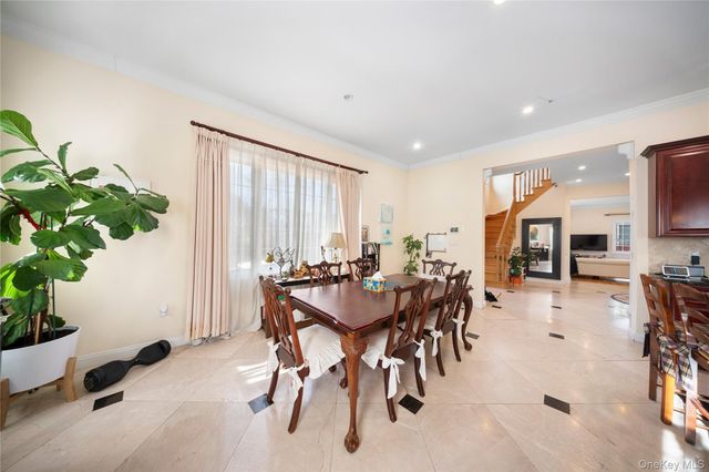 66-19 Commonwealth Boulevard, Little Neck, NY 11362