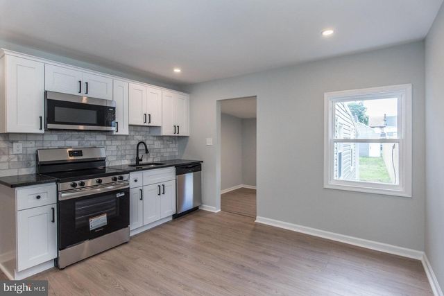 647 SPRUCE ST, Bristol, PA 19007