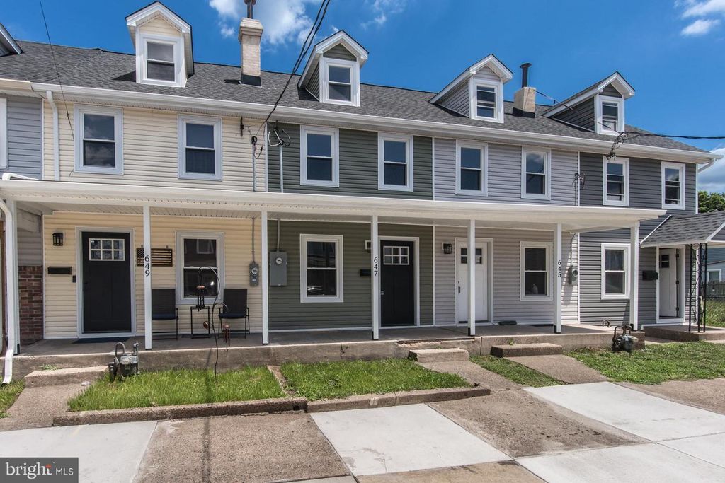 647 SPRUCE ST, Bristol, PA 19007