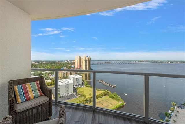3000 Oasis Grand BLVD 2205, Fort Myers, FL 33916