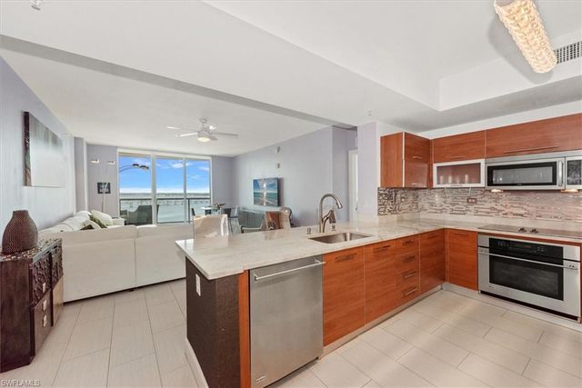 3000 Oasis Grand BLVD 2205, Fort Myers, FL 33916