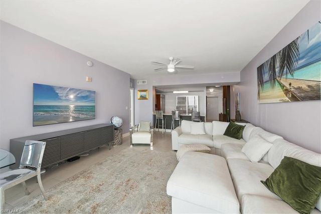 3000 Oasis Grand BLVD 2205, Fort Myers, FL 33916