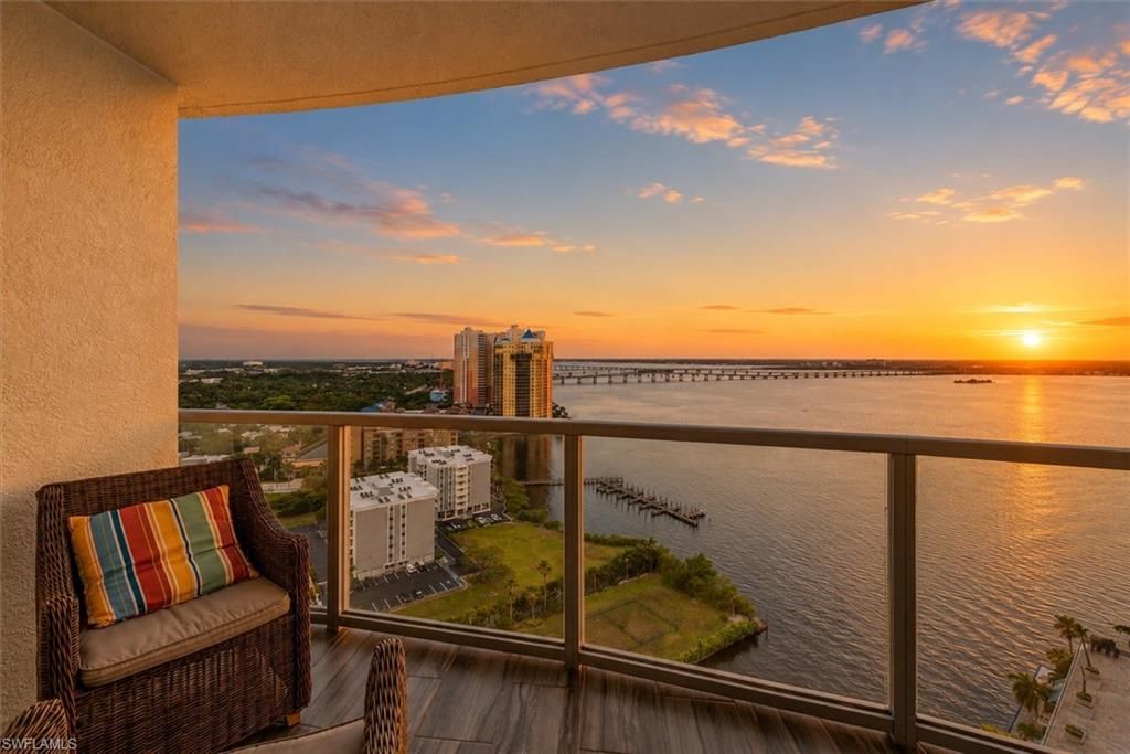 3000 Oasis Grand BLVD 2205, Fort Myers, FL 33916