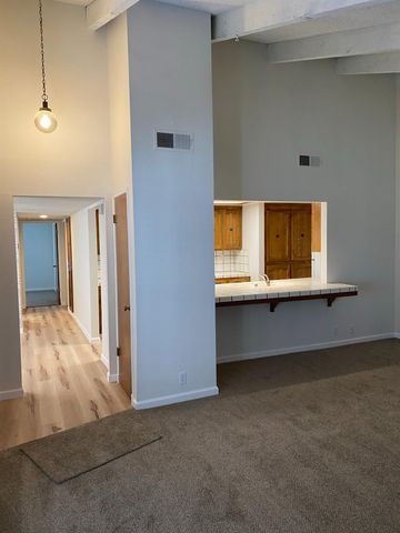 4619 N Emerson Avenue, Fresno, CA 93722