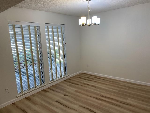 4619 N Emerson Avenue, Fresno, CA 93722