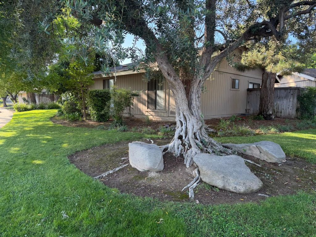 Image 1 of property listing at 4619 N Emerson Avenue, Fresno, CA 93722