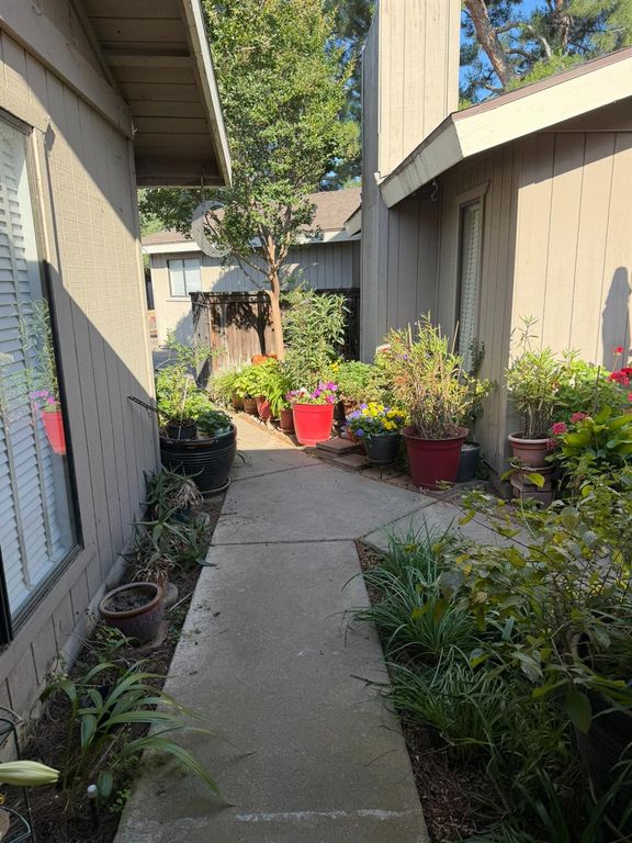 Image 25 of property listing at 4619 N Emerson Avenue, Fresno, CA 93722