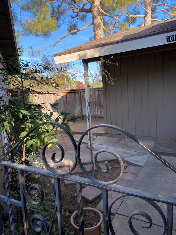 Image 26 of property listing at 4619 N Emerson Avenue, Fresno, CA 93722