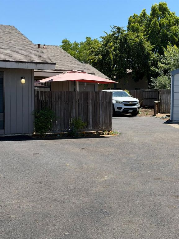 Image 41 of property listing at 4619 N Emerson Avenue, Fresno, CA 93722