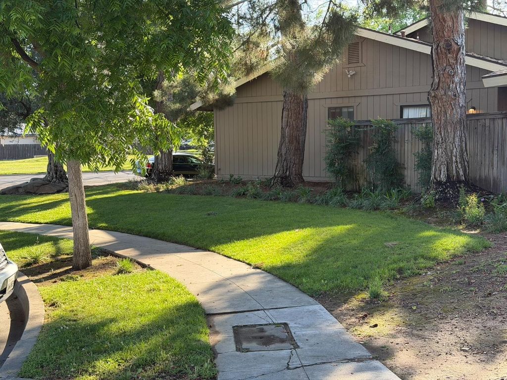 Image 5 of property listing at 4619 N Emerson Avenue, Fresno, CA 93722