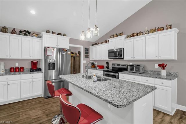 1004 Black Farm Road, Thomasville, NC 27360