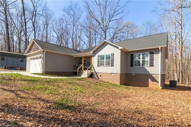 1004 Black Farm Road, Thomasville, NC 27360