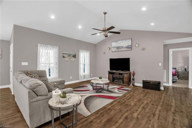 1004 Black Farm Road, Thomasville, NC 27360