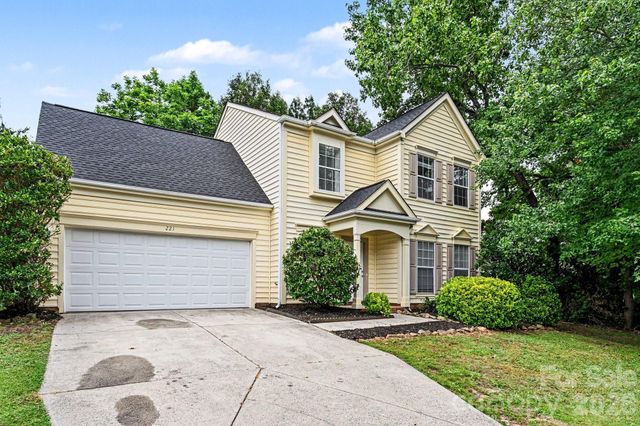 221 Aylesbury Lane, Indian Trail, NC 28079
