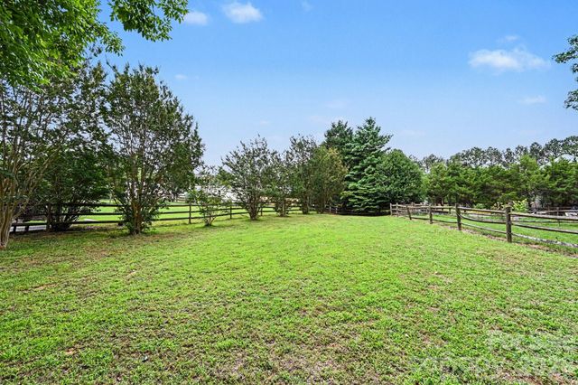 221 Aylesbury Lane, Indian Trail, NC 28079