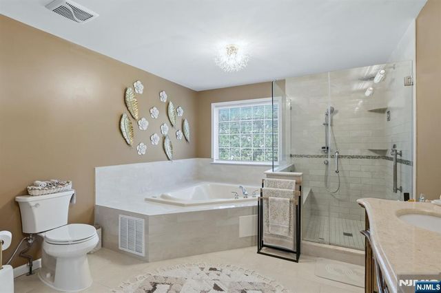 2 Butternut Lane, Monroe, NJ 08831