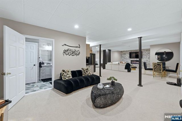2 Butternut Lane, Monroe, NJ 08831