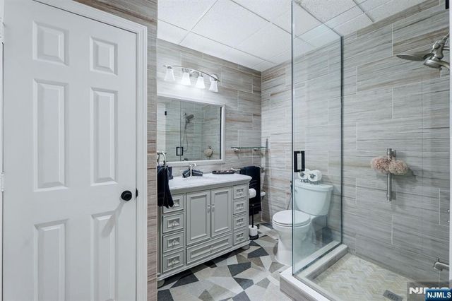 2 Butternut Lane, Monroe, NJ 08831