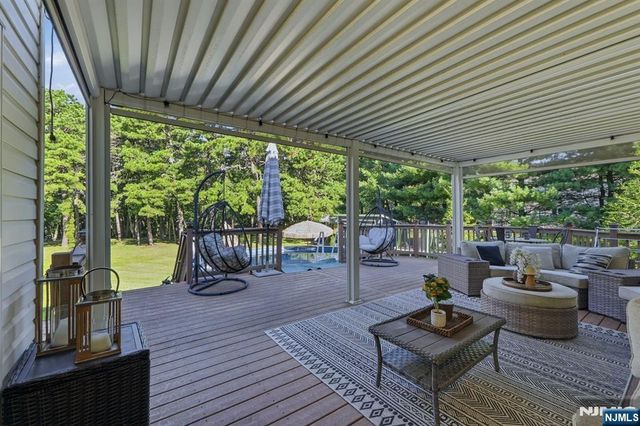 2 Butternut Lane, Monroe, NJ 08831
