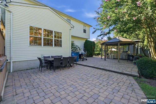 2 Butternut Lane, Monroe, NJ 08831
